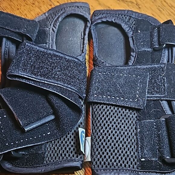 FLA Orthopedics ProLite 8″ Wrist Brace Women’s Size 8 NWT OB Breathable Support - Picture 3 of 8